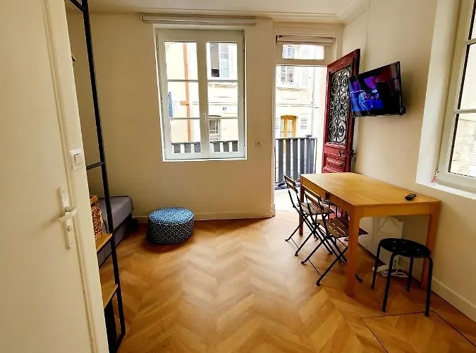 Studio Jeannette Avec Balcon Et Juste A 130 Metres Plage ! Plein Centre ! Wifi - Draps Serviettes Inclus !